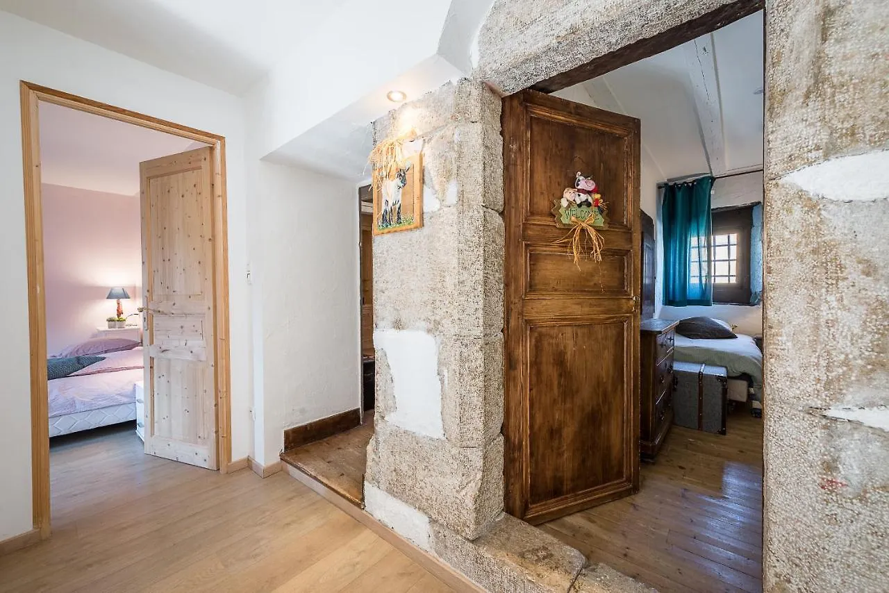 ST-JORIOZ - C'est une maison bleue, 6pax by LocationlacAnnecy, LLA Selections Saint-Jorioz Hébergement de vacances