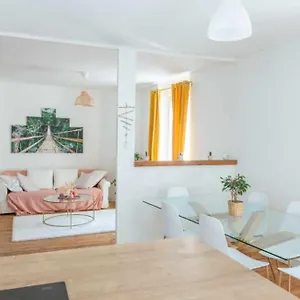 https://superbe-appartement-en-plein-coeur-de-morgat.inbrittany.com